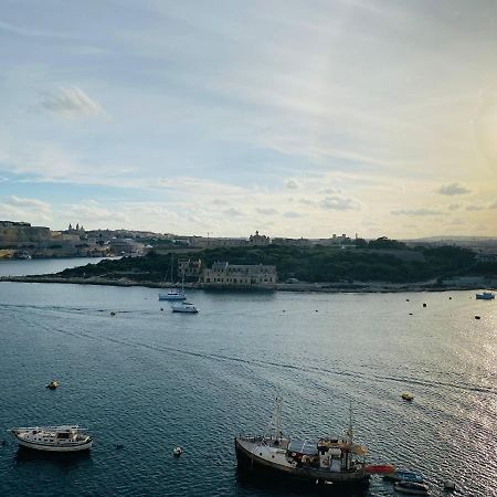 Sliema Seaview Apartment- Valletta Views - Apt 8, 49 Tigne Point Mansions Ngoại thất bức ảnh